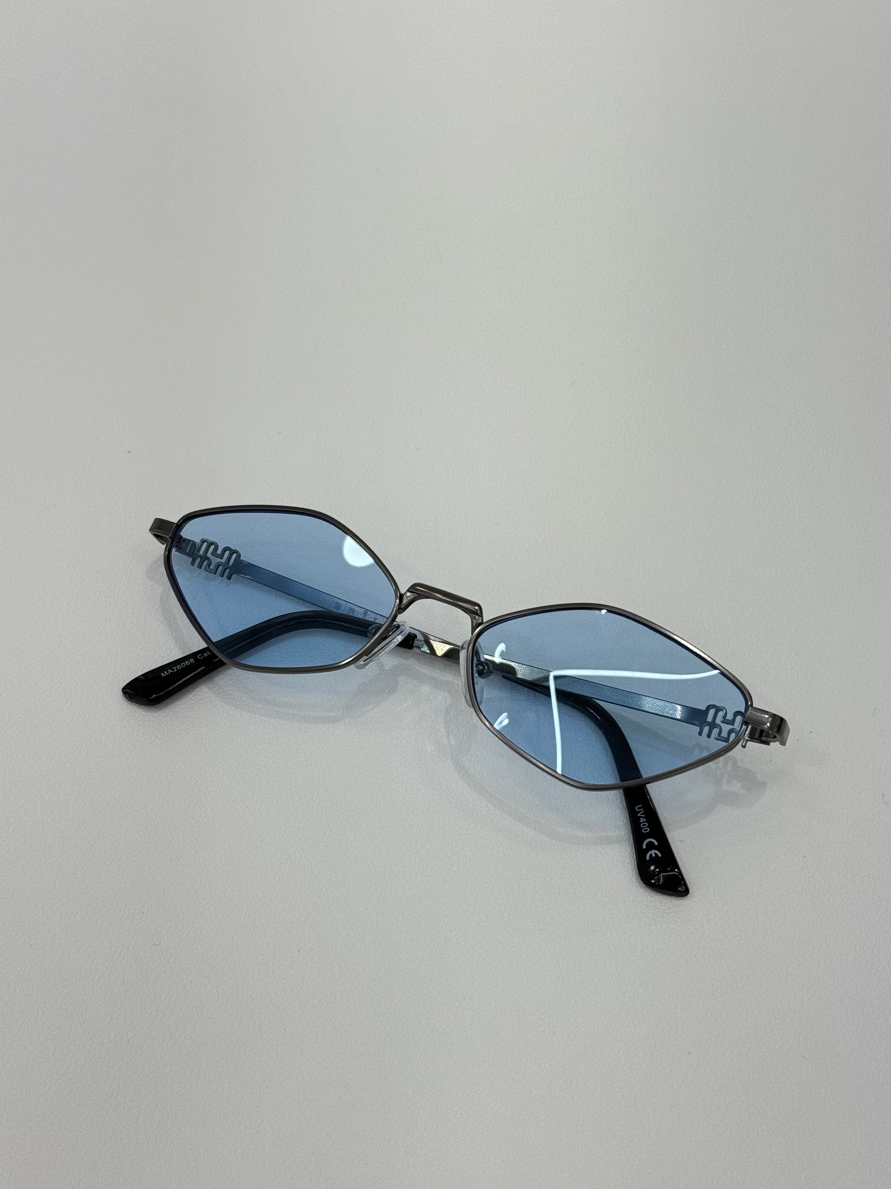 Foxy dark silver-blue