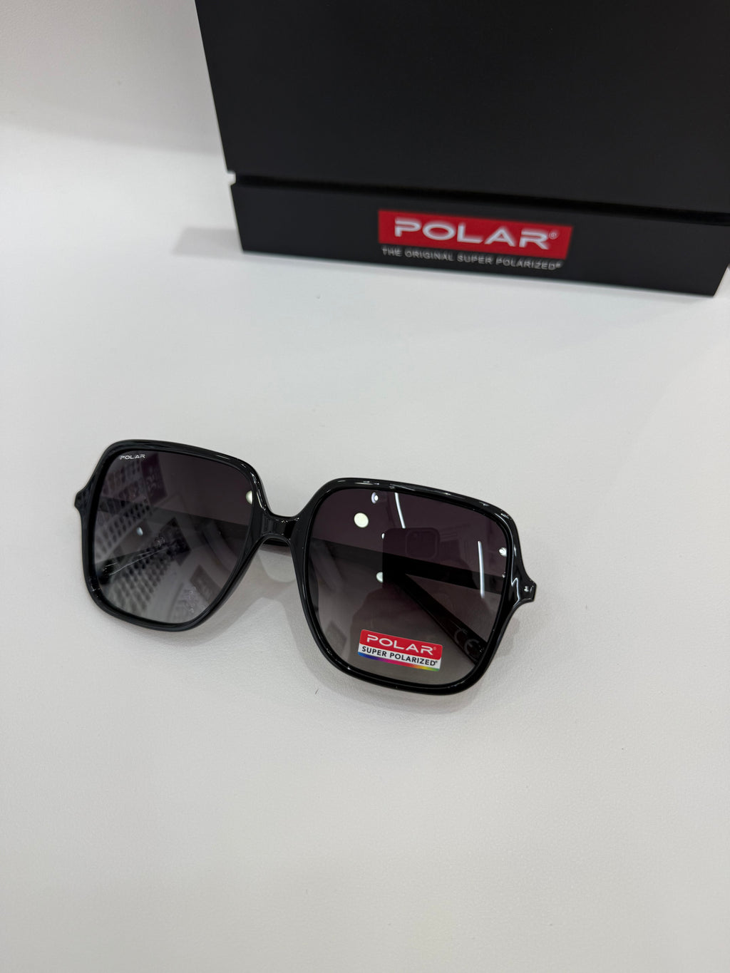 Polar quadrato nero