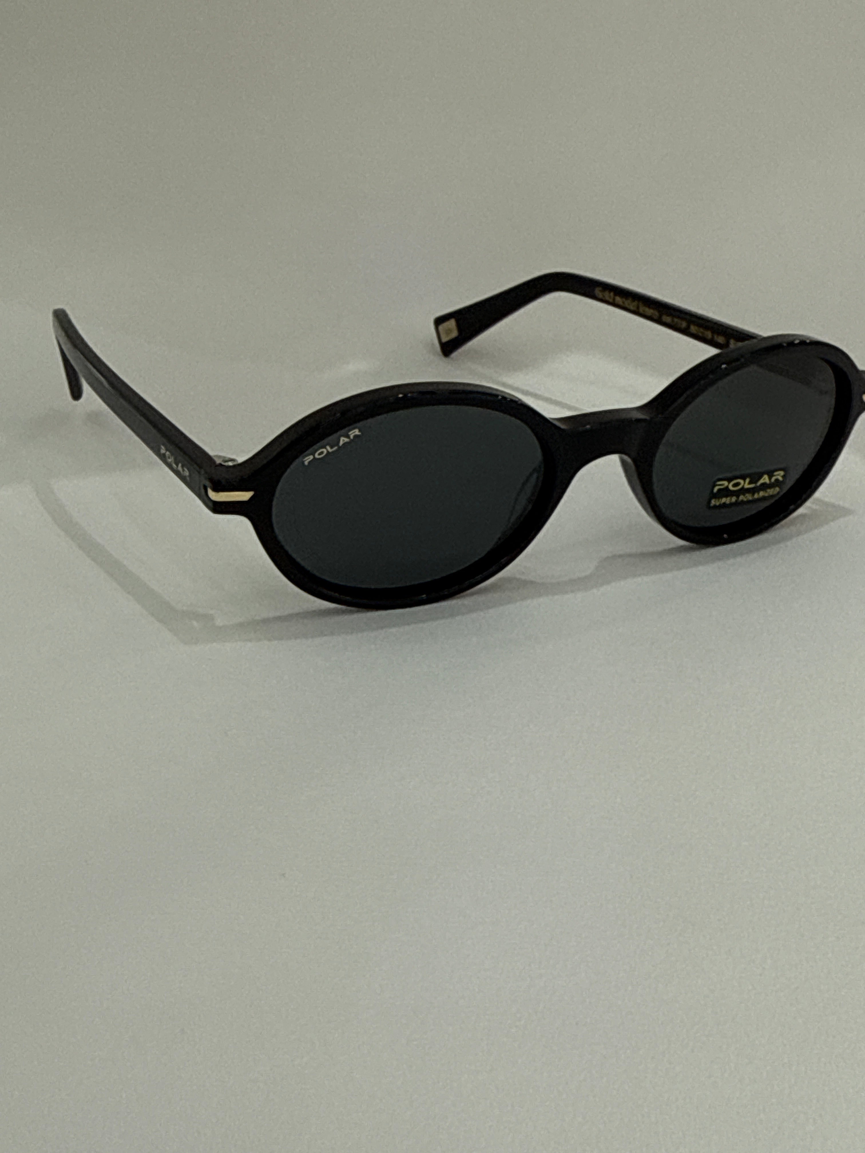 Polar ovale nero