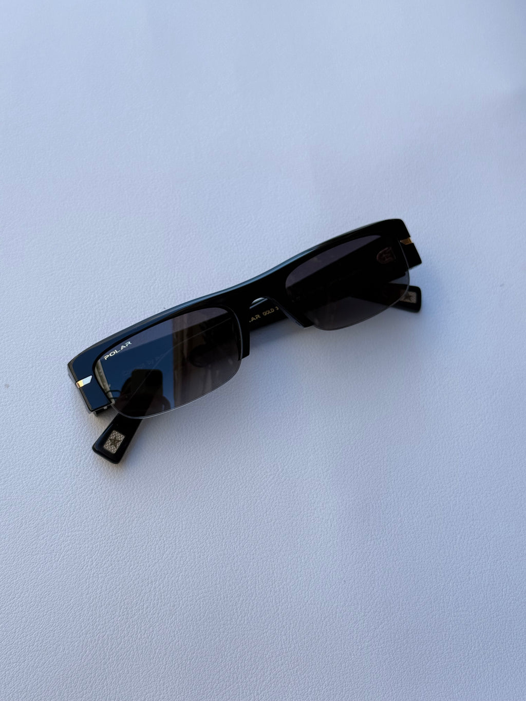 Polar tagliato nero