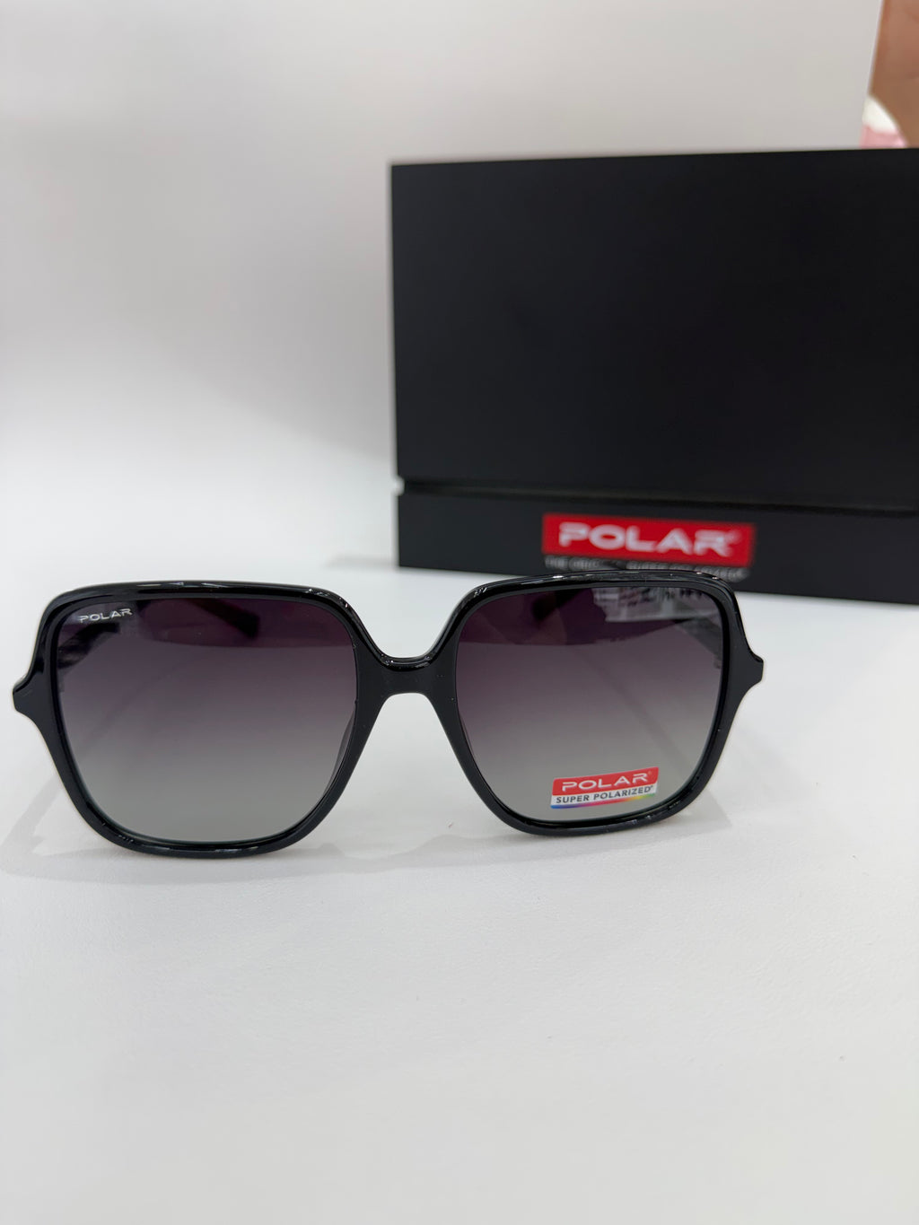 Polar quadrato nero
