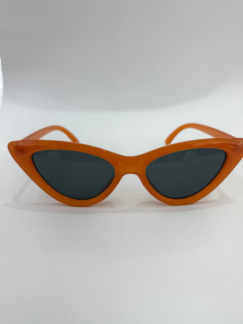 Gatta arancione scuro